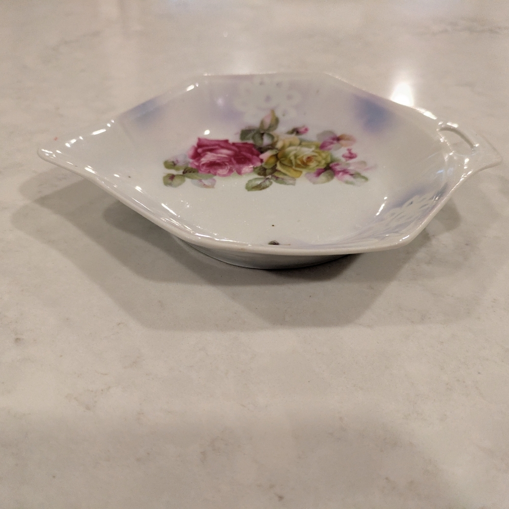 Antique Dish 1925 - 1938.